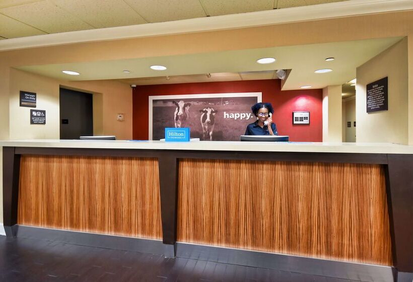 فندق Hampton Inn Starkville