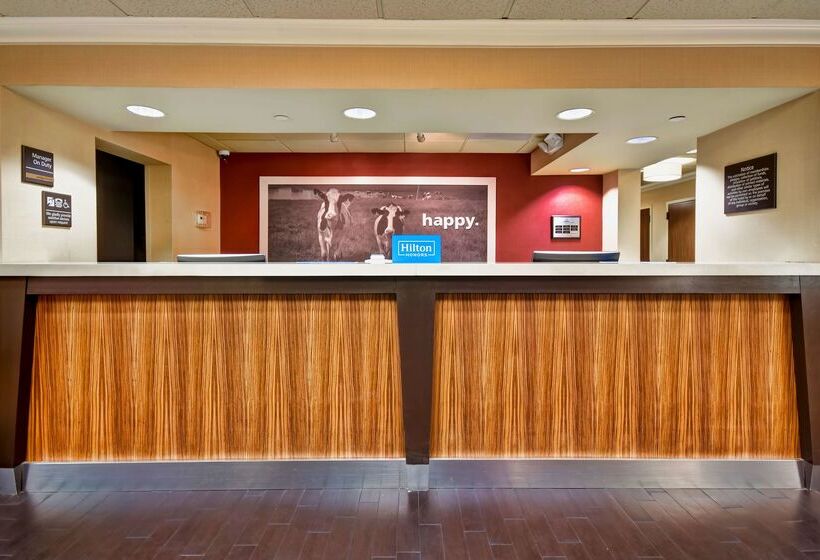 فندق Hampton Inn Starkville