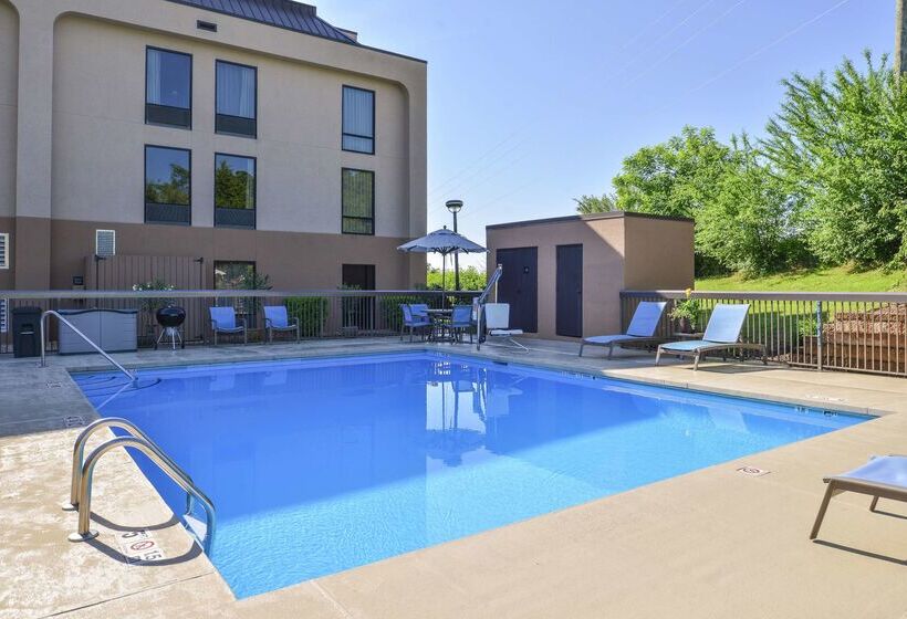 فندق Hampton Inn Staunton