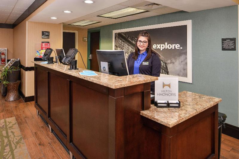 فندق Hampton Inn Staunton