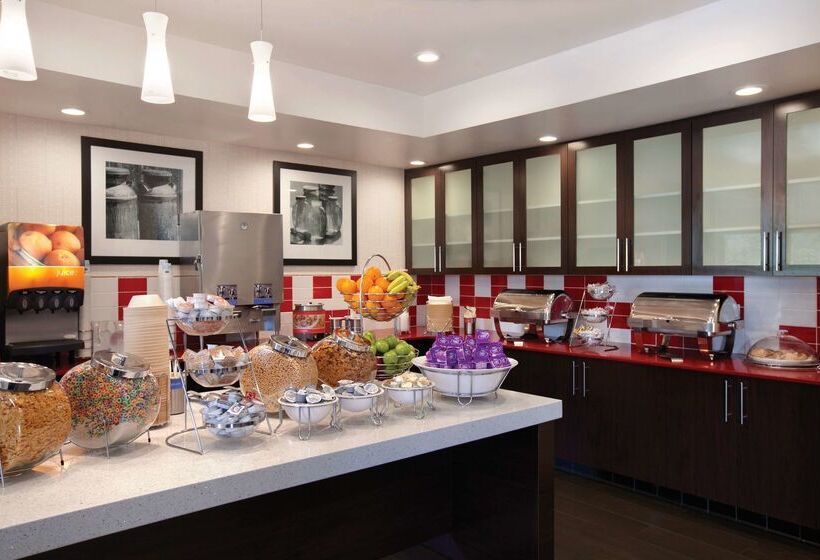 בית מלון כפרי Hampton Inn & Suites Anaheim Garden Grove