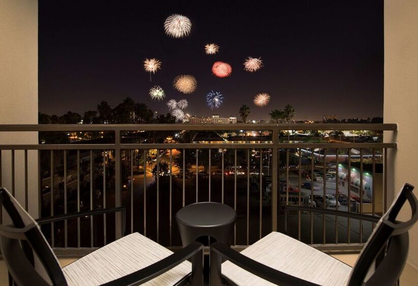 בית מלון כפרי Hampton Inn & Suites Anaheim Garden Grove