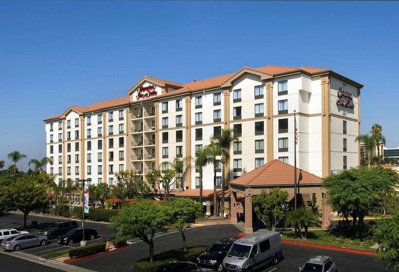 בית מלון כפרי Hampton Inn & Suites Anaheim Garden Grove