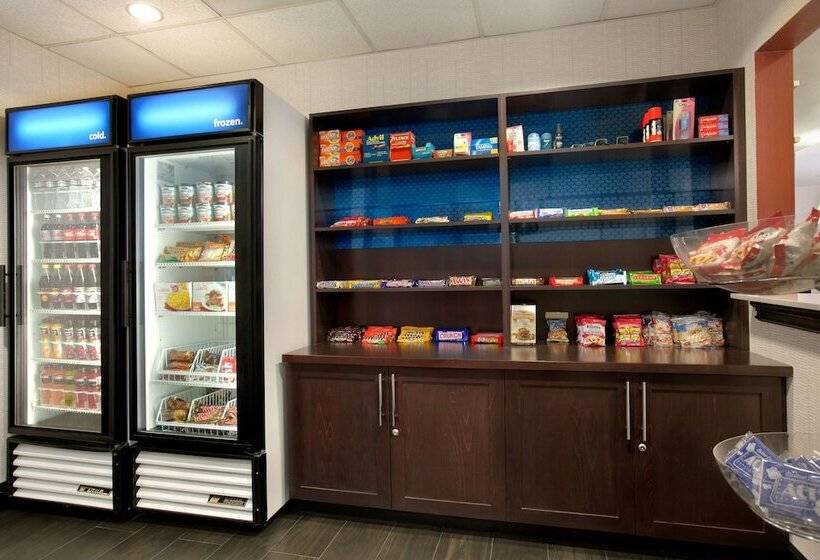 בית מלון כפרי Hampton Inn & Suites Anaheim Garden Grove