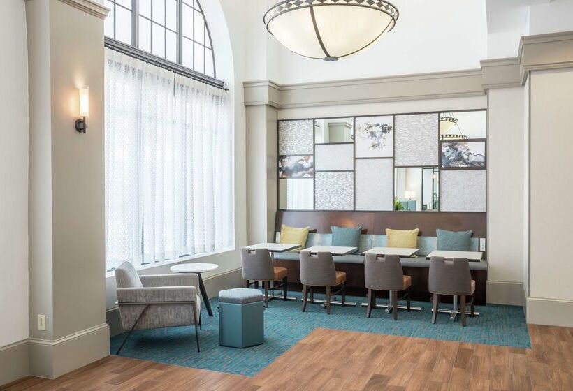 فندق Hampton Inn & Suites Atlantadowntown