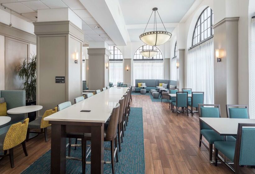هتل Hampton Inn & Suites Atlantadowntown