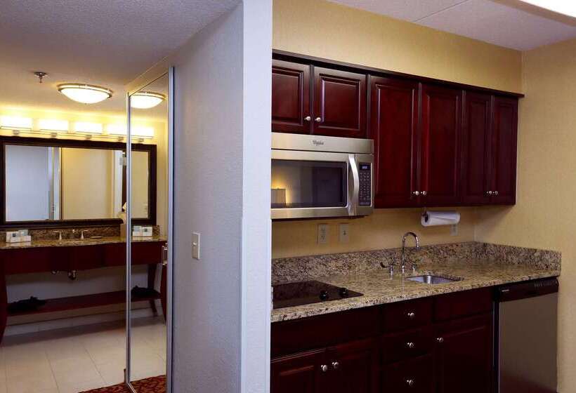 בית מלון כפרי Hampton Inn & Suites Charlottesvilleat The University