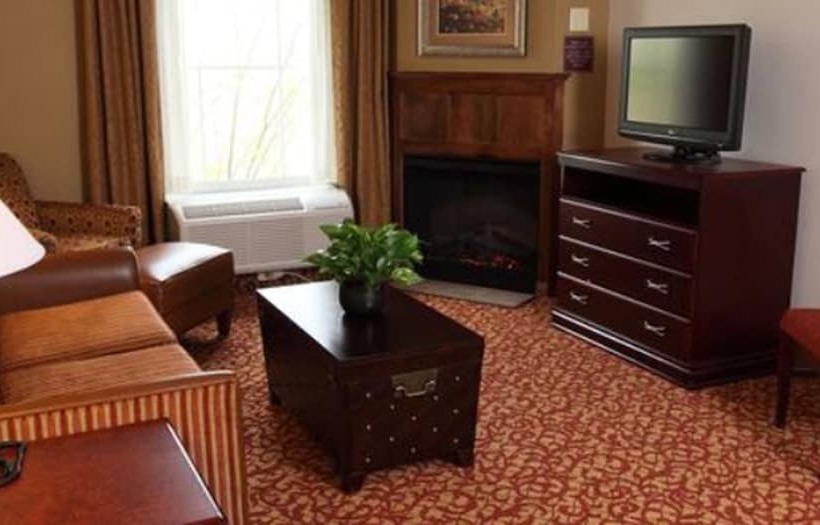 هتل Hampton Inn & Suites Charlottesvilleat The University