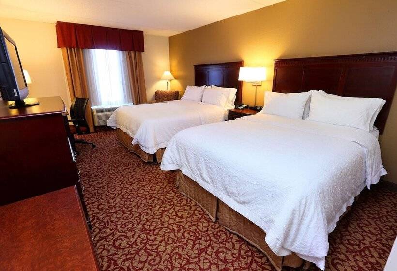 בית מלון כפרי Hampton Inn & Suites Charlottesvilleat The University