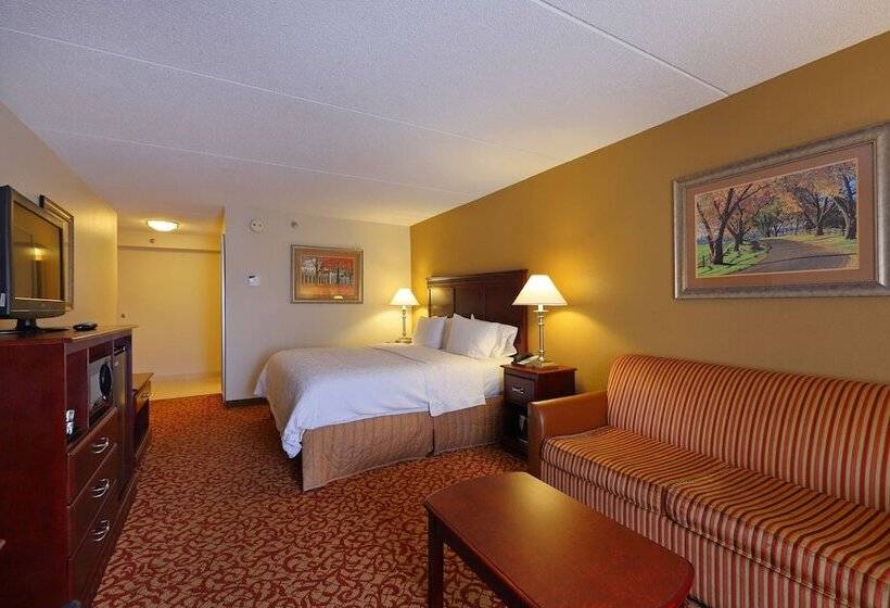 בית מלון כפרי Hampton Inn & Suites Charlottesvilleat The University