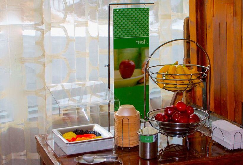 هتل Hampton Inn & Suites Flagstaff