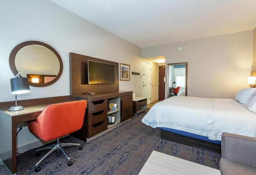 هتل Hampton Inn & Suites Flagstaff