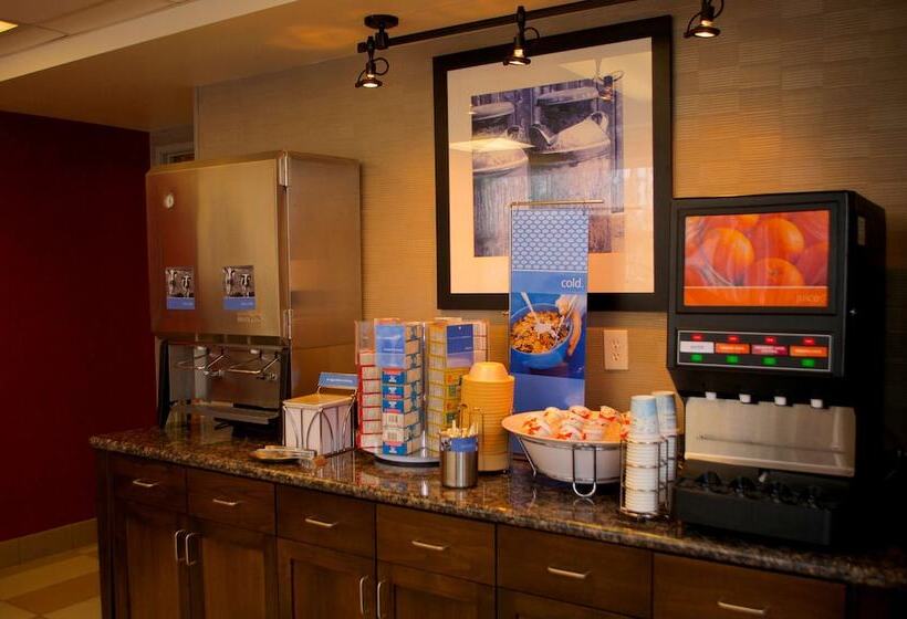 هتل Hampton Inn & Suites Flagstaff