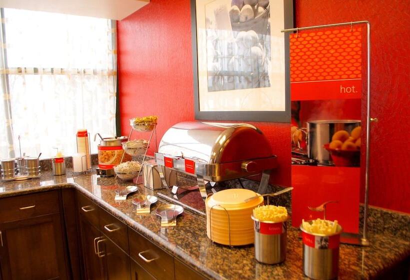 هتل Hampton Inn & Suites Flagstaff