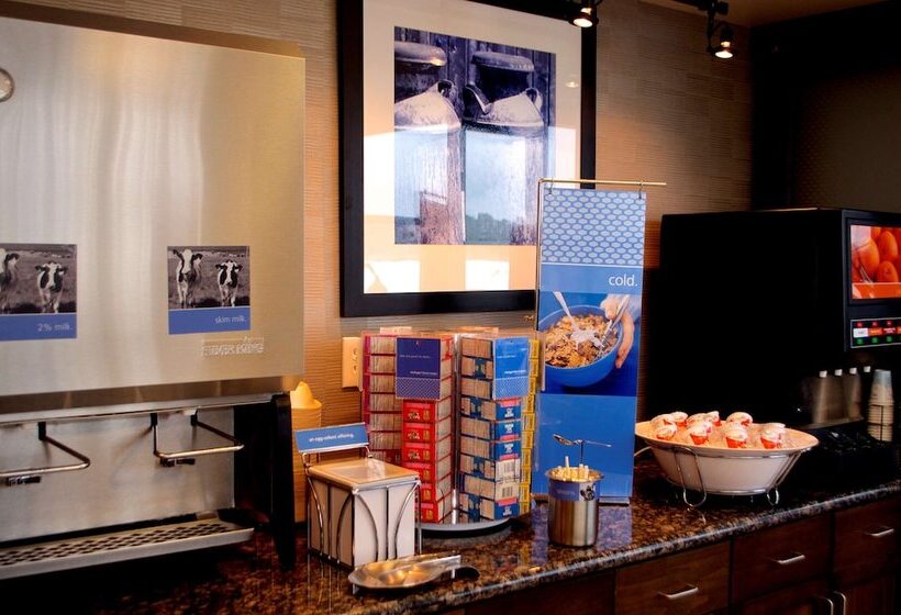 هتل Hampton Inn & Suites Flagstaff