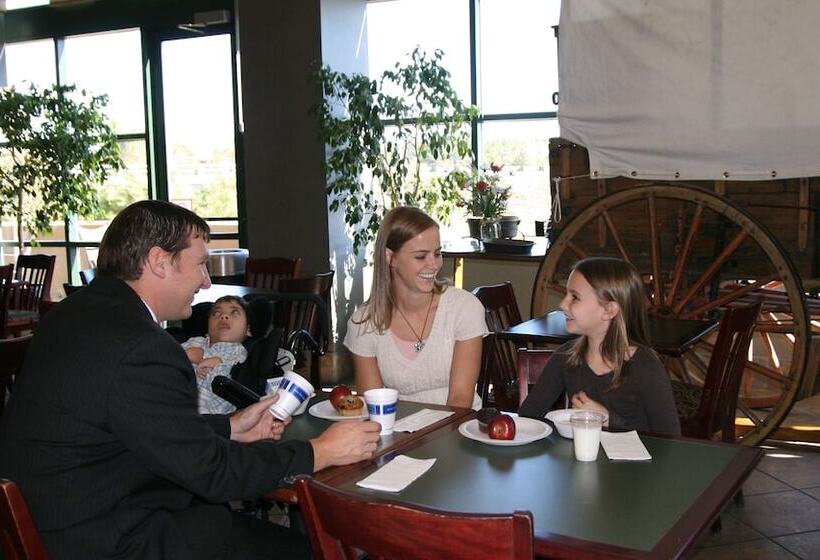 هتل Hampton Inn & Suites Flagstaff