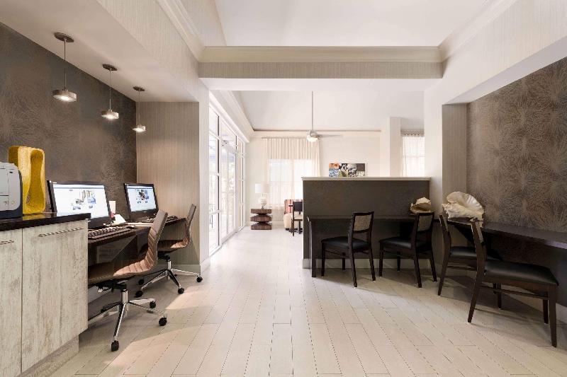 هتل Hampton Inn & Suites Ft. Lauderdale Arpt/south Cruise Port