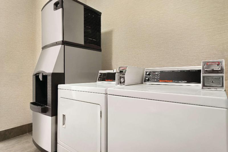 هتل Hampton Inn & Suites Ft. Waynenorth