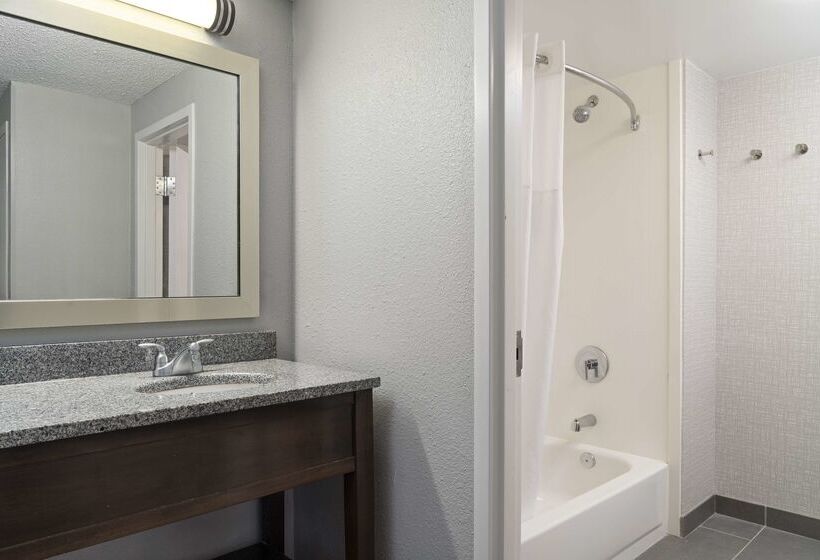 호텔 Hampton Inn & Suites Newport News