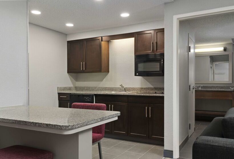 호텔 Hampton Inn & Suites Newport News