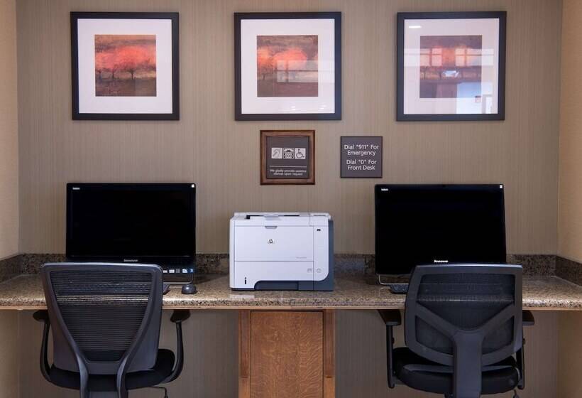 בית מלון כפרי Hampton Inn & Suites Rochester/victor