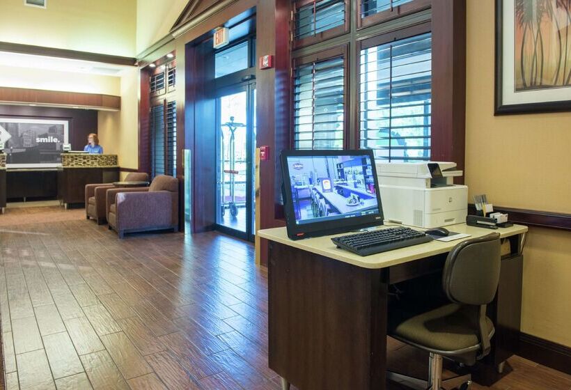 فندق Hampton Inn & Suites Tampanorth