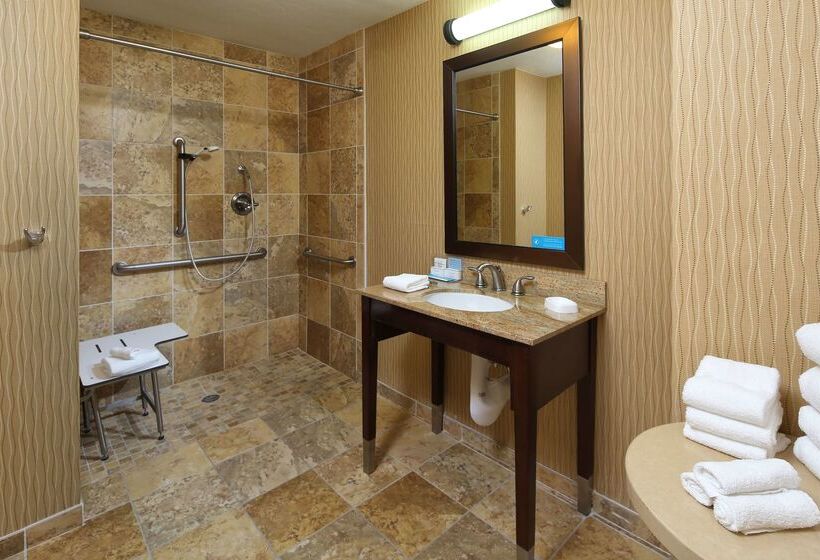 هتل Hampton Inn & Suites Tucson Mall