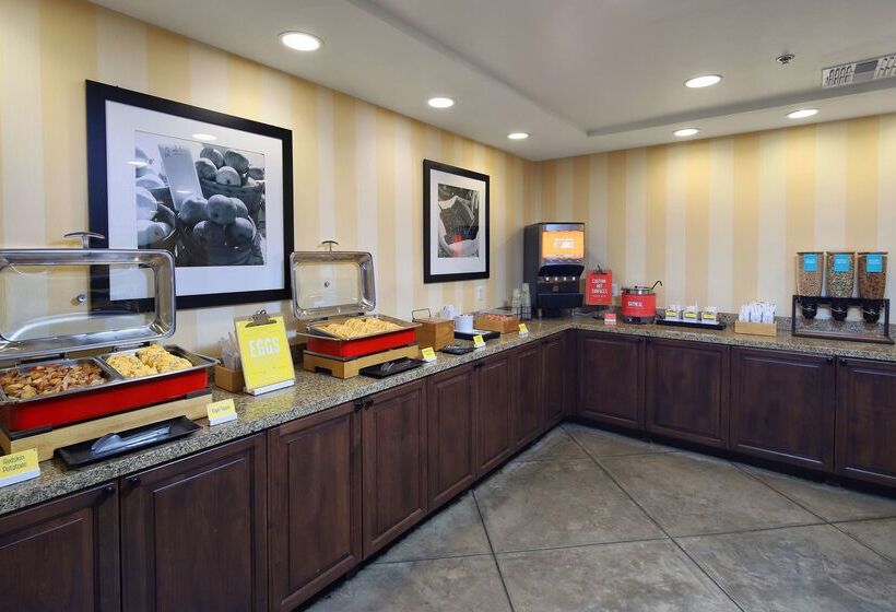 هتل Hampton Inn & Suites Tucson Mall