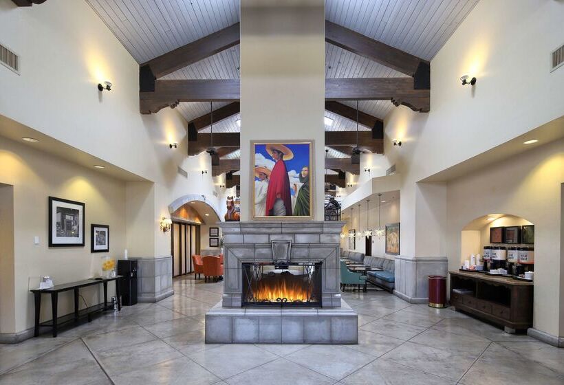 هتل Hampton Inn & Suites Tucson Mall