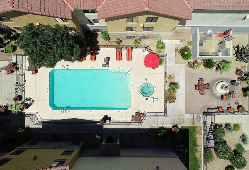 هتل Hampton Inn & Suites Tucson Mall