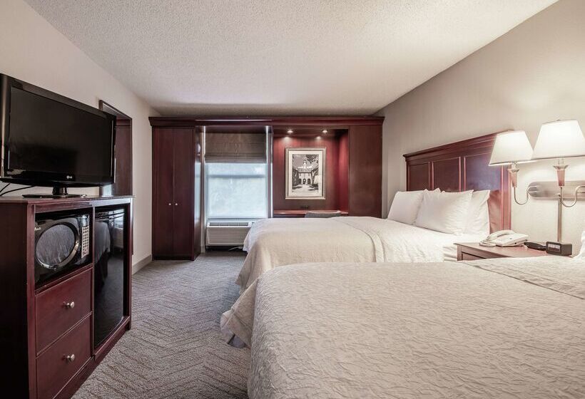 هتل Hampton Inn & Suites Williamsburgrichmond Rd