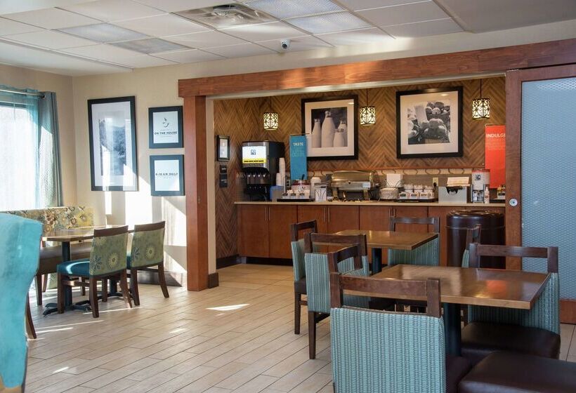 Отель Hampton Inn Summersville