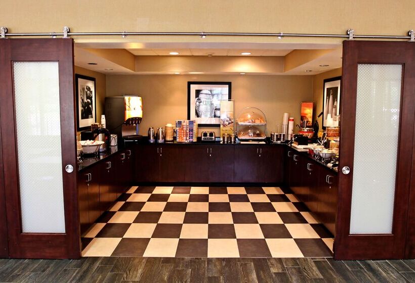 호텔 Hampton Inn Tallahassee Central