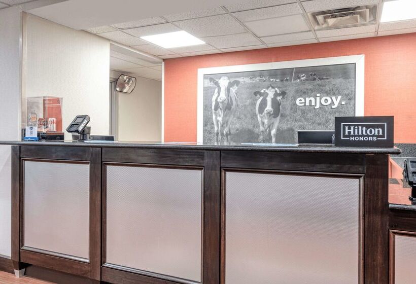 בית מלון כפרי Hampton Inn By Hilton Washington Court House