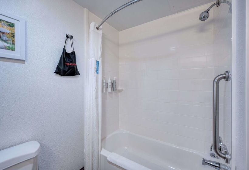 בית מלון כפרי Hampton Inn By Hilton Washington Court House