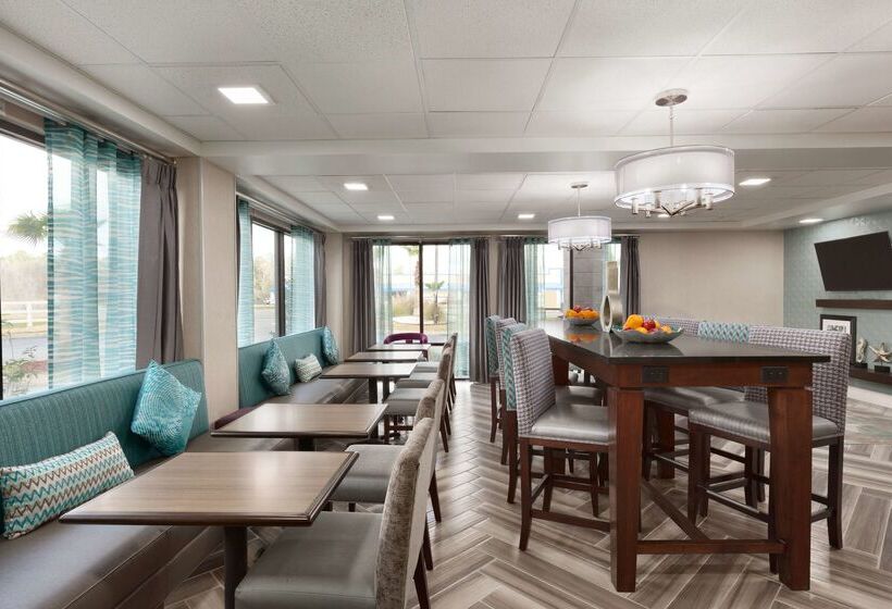 Отель Hampton Inn Waycross