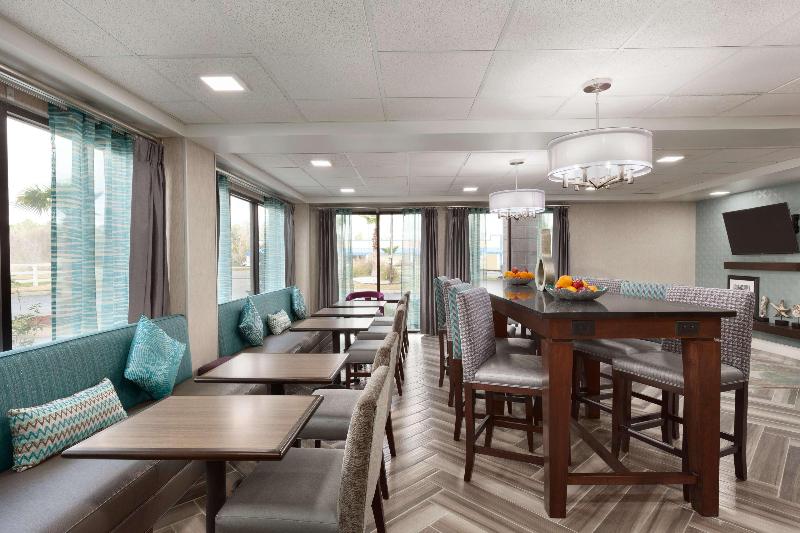 Отель Hampton Inn Waycross