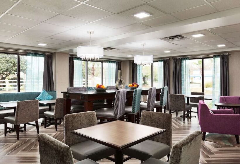 Отель Hampton Inn Waycross