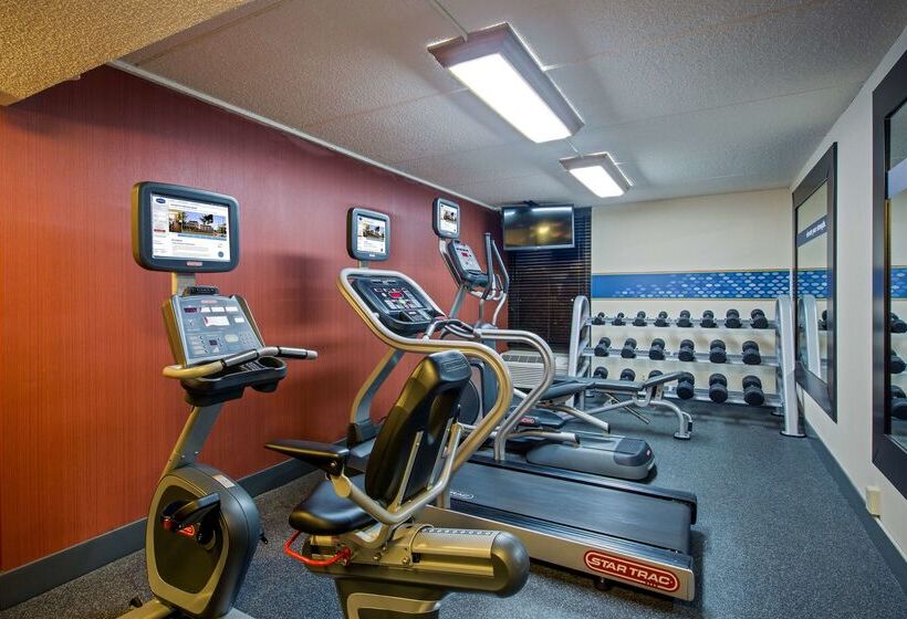 בית מלון כפרי Hampton Inn West Springfield