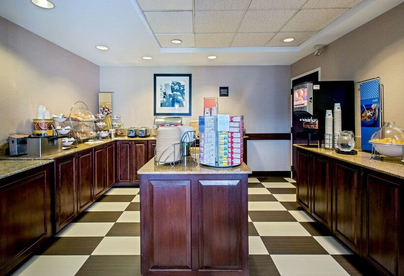 בית מלון כפרי Hampton Inn West Springfield