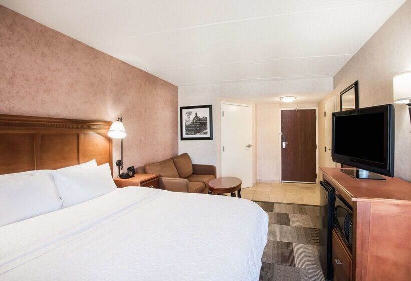 בית מלון כפרי Hampton Inn West Springfield