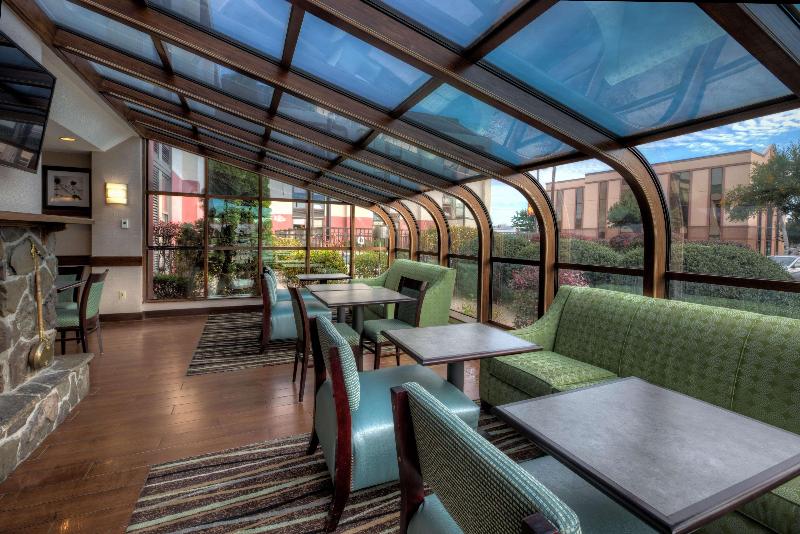 בית מלון כפרי Hampton Inn West Springfield