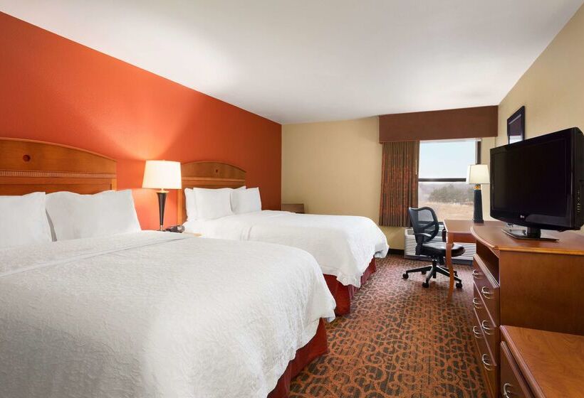 Отель Hampton Inn Wichitaeast