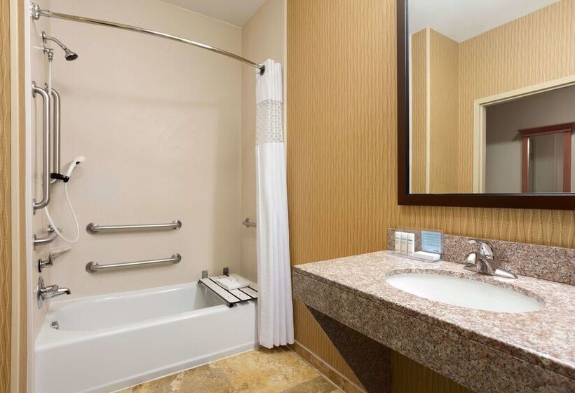 Отель Hampton Inn Wichitaeast