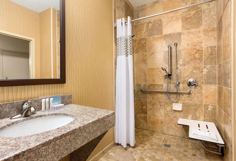 Отель Hampton Inn Wichitaeast