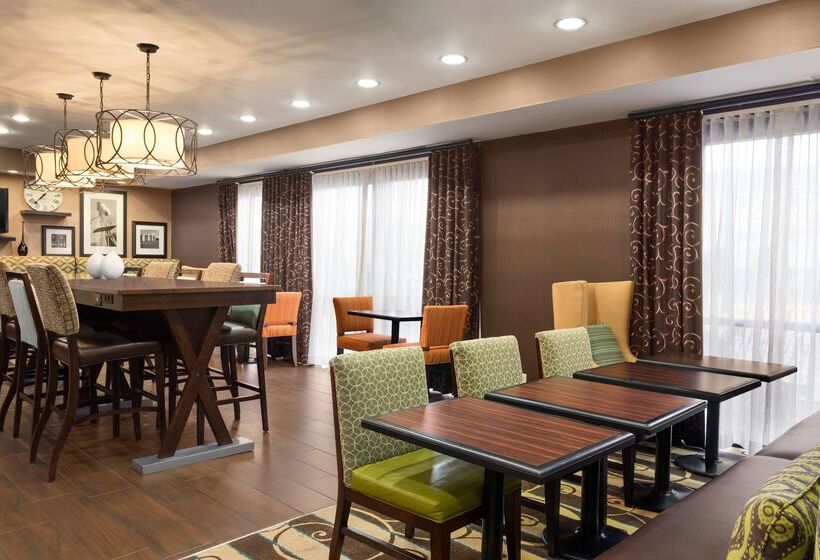 Отель Hampton Inn Wichitaeast