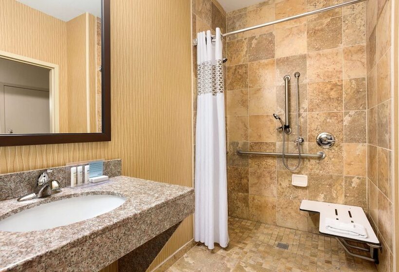 Отель Hampton Inn Wichitaeast