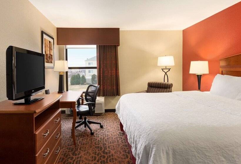 Отель Hampton Inn Wichitaeast