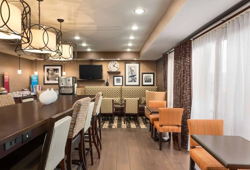 Отель Hampton Inn Wichitaeast