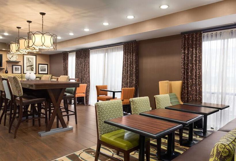 Отель Hampton Inn Wichitaeast